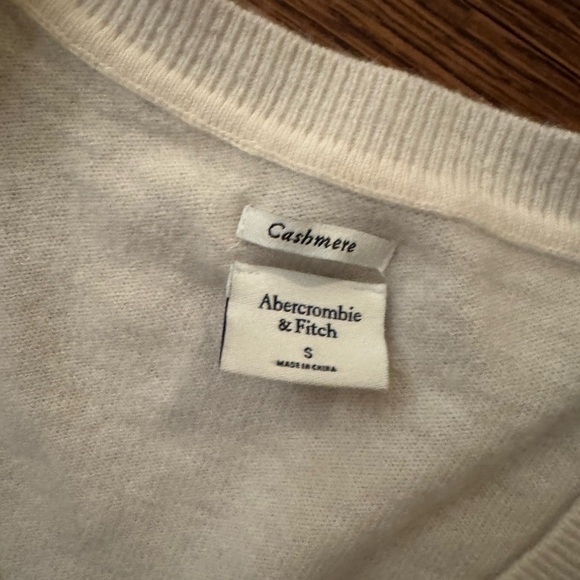 Abercrombie Cashmere V Neck Sweater - Picture 5 of 6